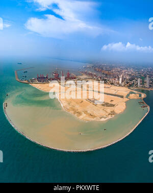 Beijing, Chine. 16 Sep, 2018. Le Port de la ville de Colombo est vu en construction à Colombo, Sri Lanka, le 22 avril 2018. Source : Xinhua/Alamy Live News Banque D'Images