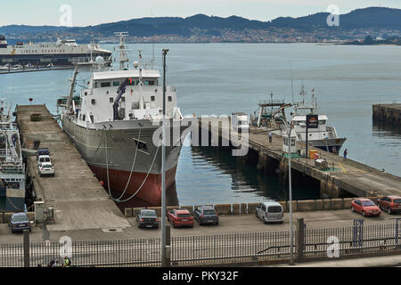 Des navires amarrés dans le port de Vigo, ville sur la côte nord-ouest de l'Espagne, Pontevedra, Galice, Europe Banque D'Images