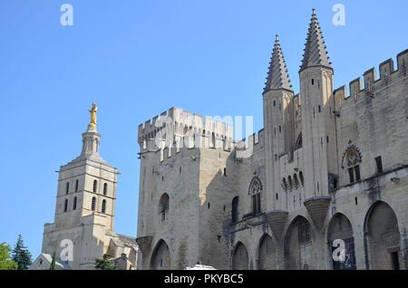 Die historische Stadt Avignon im Süden Palast des Papstes Carouge (Ge) : Kathedrale und Banque D'Images