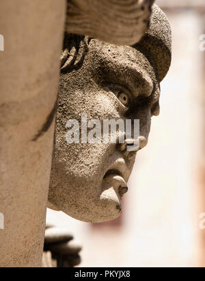 Portraits de Pierre sur la frise extérieure sur la cathédrale de St Jakov Sibenik en fait au 15ème siècle. La cathédrale est classée au patrimoine mondial de l'UNESCO Banque D'Images