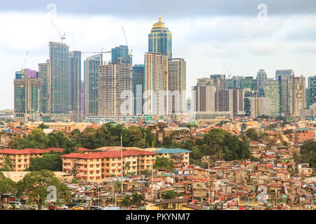 Mandaluyong, Philippines - 31 juillet 2018 : Skyline de manille Banque D'Images