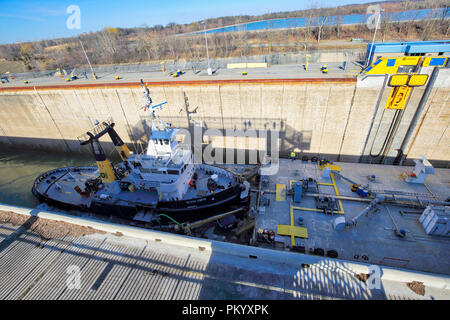 WELLAND, ONTARIO, avril 2018 : 27 navires transitant par le canal Welland Banque D'Images