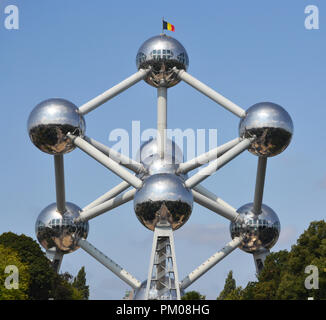 Bruxelles, Belgique - 19 août 2018 : Atomium bâtiment construit pour Expo 58, l'Exposition Universelle de Bruxelles de 1958, à Bruxelles, Belgique. Banque D'Images