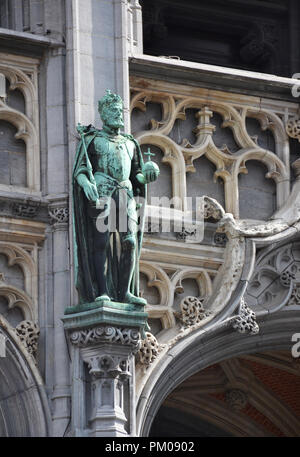 Statues sur les murs de l'hôtel de ville de Bruxelles, Belgique Banque D'Images