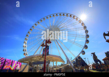 L'ONTARIO, Niagara-27 Avril, 2018 : roue d'observation du Niagara dans un parc à thème Banque D'Images