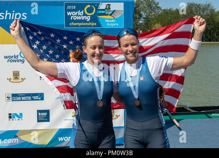 Plovdiv, Bulgarie, dimanche, 16 septembre 2018. Championnats du monde d'Aviron de la FISA, USA, W2X, Mehan O'LEARY et Ellen TOMEK, médaillé de bronze, deux de couple femmes Â© Peter SPURRIER, 16.09.18 Crédit : Peter SPURRIER/Alamy Live News Banque D'Images