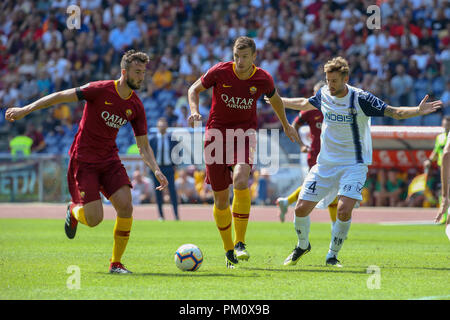 Stadio Olimpico, Rome, Italie. 16 Sep, 2018. Football, Serie A Chievo contre des Roms ; Edin Dzeko de Roms se joint à l'attaque : Action Crédit Plus Sport/Alamy Live News Banque D'Images