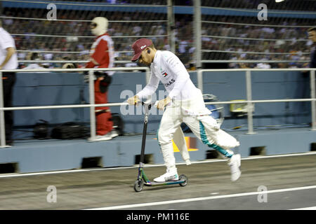 Singapour, Singapour. 16 Sep, 2018. Sport Automobile : Championnat du Monde de Formule 1 de la FIA 2018, Grand Prix de Singapour, # 44 Lewis Hamilton (GBR, Mercedes AMG Petronas Motorsport), 16.09.2018. Utilisation dans le monde entier | Credit : dpa/Alamy Live News Banque D'Images