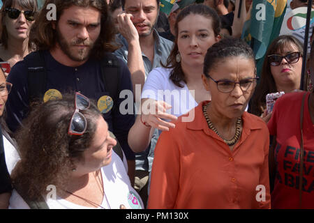 Sao Paulo, Brésil. 16 septembre 2018. Le candidat présidentiel Marina Silva (REDE) fait campagne le dimanche après-midi (16) dans le quartier de Liberdade, zone centrale de São Paulo (SP). (Photo : Caio Rocha/Fotoarena) Crédit : Foto Arena LTDA/Alamy Live News Banque D'Images