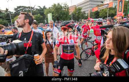 Madrid, Espagne. 16 Septembre, 2018. Simon Yates (Mitchelton Scott) célèbre son vctory à la course pendant l'étape finale de l'épreuve cycliste "Vuelta" le 16 septembre 2018 à Madrid, Espagne. © David Gato/Alamy Live News Banque D'Images