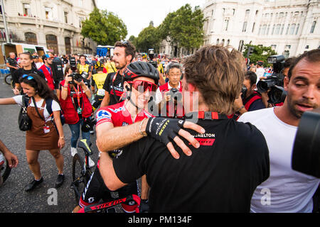 Madrid, Espagne. 16 Septembre, 2018. Simon Yates (Mitchelton Scott) célèbre son vctory à la course pendant l'étape finale de l'épreuve cycliste "Vuelta" le 16 septembre 2018 à Madrid, Espagne. © David Gato/Alamy Live News Banque D'Images