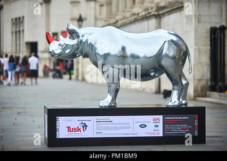 Une statue de rhino dans le cadre d'une installation d'art à l'échelle de Londres, la défense Rhino Trail, par la charité Tusk Banque D'Images