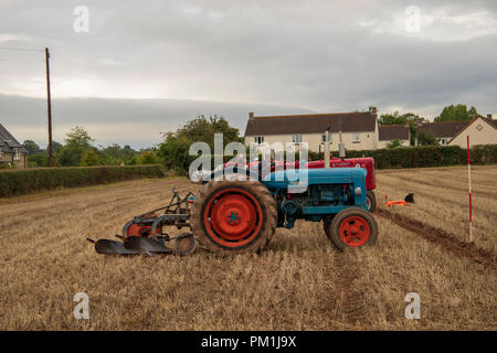 Les tracteurs d'époque au Vintage Tracteur et laboure Affichage à mâcher Stoke 2018 Banque D'Images