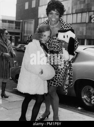 Eartha Kitt avec sa fille, Kitt, 1970 © CCR /Le Hollywood Archive - Tous droits réservés référence #  1298 006THA Banque D'Images