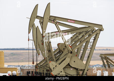 Williston, Dakota du Nord, USA. Sep 8, 2018. Oilfield chevalets de pompage appartenant à la pompe Statoil le pétrole brut, Williston, dans le Dakota du Nord. Credit : Bayne Stanley/ZUMA/Alamy Fil Live News Banque D'Images