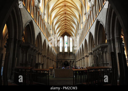 Wells, Grossbritannien. Août 13, 2018. L'intérieur de la cathédrale de style gothique de puits dans le sud de l'Angleterre, photographié en août 2018 dans le monde de l'utilisation | Credit : dpa/Alamy Live News Banque D'Images