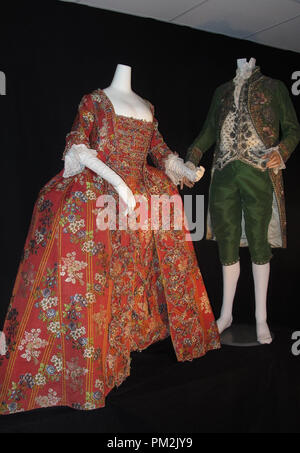 Stans, Suisse. Août 15, 2018. Les costumes de l'encours de la collection de M. Kamer et W. Ruf. Les deux ont été la collecte de textiles historiques depuis des décennies. Maintenant, ils sont à la recherche d'un musée pour leurs pièces. Credit : Christiane Oelrich/dpa/Alamy Live News Banque D'Images