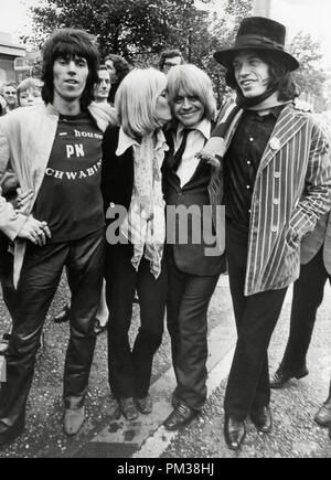 Keith Richards, Brian Jones et Mick Jagger des Rolling Stones, vers 1967. Référence de fichier #  1209 019THA Banque D'Images