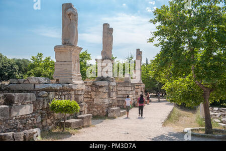 L'entrée à l'odéon d'Agrippa dans l'Agora antique d'Athènes. L'Agora a été fondée au Vie siècle avant J.-C. et n'est qu'en partie l'objet de fouilles. Banque D'Images