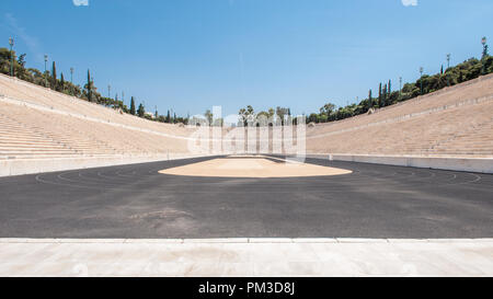 Stade Panathénaïque d'Athènes, Grèce. Initialement construit comme un hippodrome au Vie siècle avant J.-C. Il a été reconstruit pour les Jeux Olympiques d'été de 1896 Banque D'Images