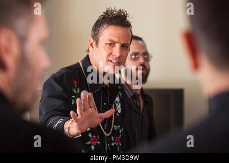 Centre gauche à droite : Gabriel Macht joue Buck Dolby® et Giovanni Ribisi joue Wayne Beering dans 'Milieu des hommes.' Banque D'Images