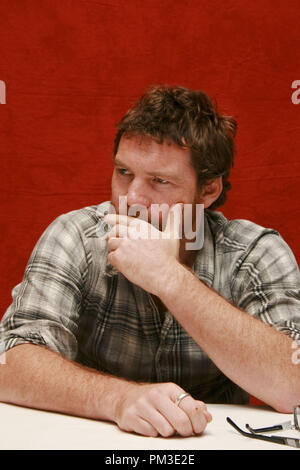 Sam Worthington 'la dette Session de portrait, le 14 septembre 2010. La reproduction par les tabloïds américains est absolument interdit. Référence #  30488 Fichier 029CCR pour un usage éditorial uniquement - Tous droits réservés Banque D'Images
