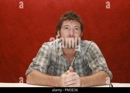 Sam Worthington 'la dette Session de portrait, le 14 septembre 2010. La reproduction par les tabloïds américains est absolument interdit. Référence #  30488 Fichier 039CCR pour un usage éditorial uniquement - Tous droits réservés Banque D'Images