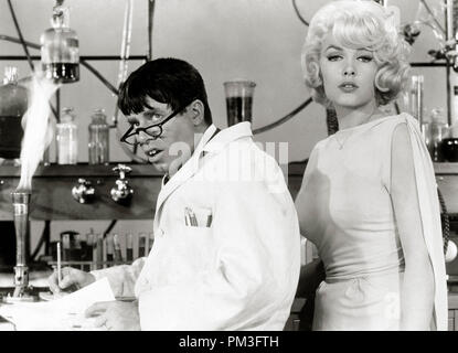 Jerry Lewis et Stella Stevens, "Le Professeur Maboul' 1963 une référence de dossier #  30732 194THA Banque D'Images