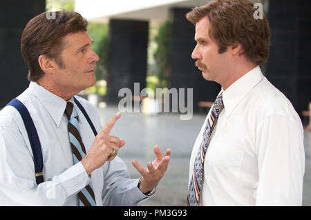 Photo du film de 'Présentateur : la légende de Ron Burgandy' Fred Willard, Will Ferrell © 2004 DreamWorks Référence de fichier #  30735056THA pour un usage éditorial uniquement - Tous droits réservés Banque D'Images