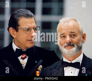 Photo du film "La vie de l'aquatique avec Steve Zissou' Jeff Goldblum, Bill Murray © 2004 Touchstone Pictures Référence #  307351144THA pour un usage éditorial uniquement - Tous droits réservés Banque D'Images