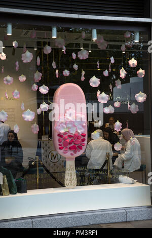 Boutique Magnum, Kings Road, Chelsea, London, England, UK Banque D'Images