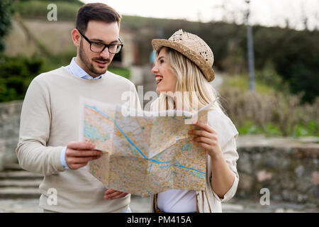 Beau couple de touristes dans aime les voyages et tourisme Banque D'Images