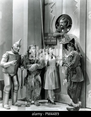 Jack Haley, Bert Lahr, Judy Garland, Frank Morgan, Ray Bolger dans 'Le Magicien d'Oz'1939 MGM. Référence # 1017 008THA Banque D'Images