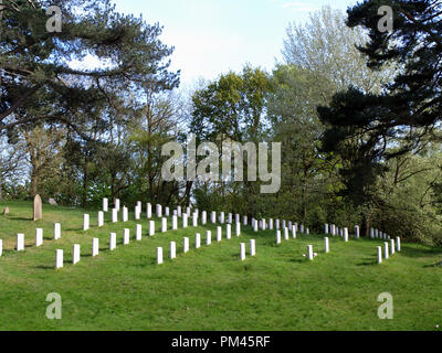 Cimetière des sépultures de guerre du Commonwealth au Royal Victoria Country Park, l'abbaye de Netley, Southampton, Hampshire, England, UK Banque D'Images