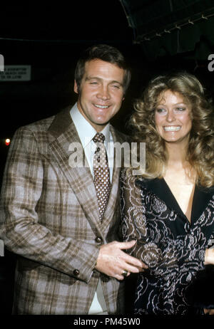 Farrah Fawcett et Lee Majors, vers 1973. Référence du fichier # 1044 003THA © CCR /Le Hollywood Archive - Tous droits réservés. Banque D'Images