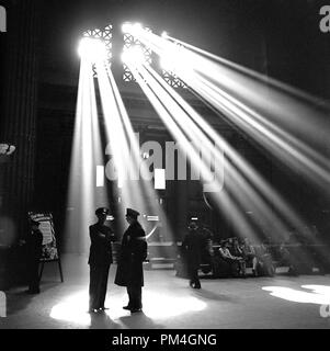 Dans la salle d'attente de la gare Union, Chicago, IL. Référence de dossier 1943 1003 073THA Banque D'Images