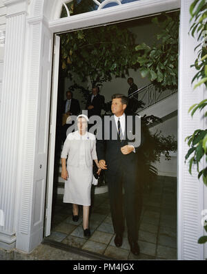 Le président John F. Kennedy se réunit avec le Ministre des affaires étrangères d'Israël, Golda Meir 27 Décembre, 1962. Photo par Cecil Stoughton / Référence de dossier de NARA 1003 761THA Banque D'Images