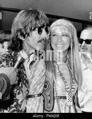 Beatle George Harrison et sa femme Pattie,1969. Référence # 1013 090 THA © CCR /Le Hollywood Archive - Tous droits réservés. Banque D'Images