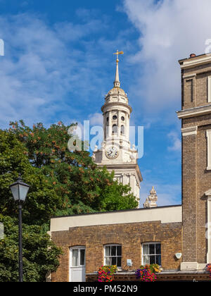 LONDRES, Royaume-Uni - 25 AOÛT 2018 : l'église Steeple de St Alfege à Greenwich Banque D'Images