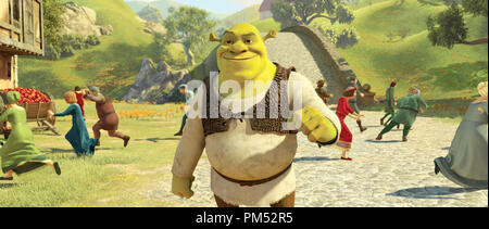 Dans l'autre réalité de "Shrek 4", Shrek est au sommet du monde de trouver qu'une fois de plus, les villageois ont peur de lui. Hrærek "Forever After' © 2010 DreamWorks Animation LLC. Tous droits réservés. Banque D'Images