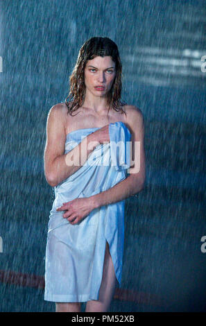 Resident Evil : Apocalypse' Milla Jovovich © 2004 Screen Gems Inc. photo de Rolf Konow Banque D'Images