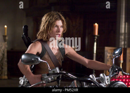 Resident Evil : Apocalypse Milla Jovovich © 2004 Screen Gems Inc. photo de Rolf Konow Banque D'Images