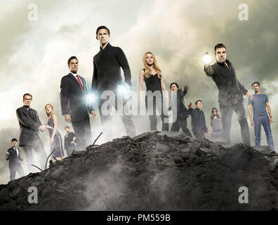 Heroes James Kyson Lee, Jack Coleman, Ali Larter, Cristine Rose, Adrian Pasdar, Milo Ventimiglia, Hayden Panettiere, Masi Oka, Greg Grunberg, Dania Ramirez, Zachary Quinto, Sendhil Ramamurthy Banque D'Images