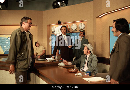 Photo du film de 'Présentateur : la légende de Ron Burgandy' Réalisateur Adam McKay, Paul Rudd, David Koechner, Will Ferrell, Steve Carell © 2004 DreamWorks Référence de fichier #  30735167THA pour un usage éditorial uniquement - Tous droits réservés Banque D'Images