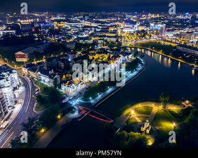 Minsk, Belarus - 15 septembre 2018 : le centre-ville de Minsk de nuit. L'éclairage de rue. Centre-ville vue panoramique vue de dessus Banque D'Images