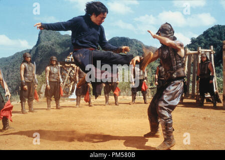 Photo du film de 'autour du monde en 80 jours de Jackie Chan © 2004 Buena Vista Référence de fichier #  30735492THA pour un usage éditorial uniquement - Tous droits réservés Banque D'Images