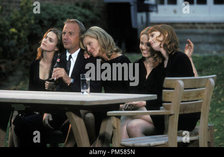 Publicité studio de toujours "La tête de colère' Keri Russell, Kevin Costner, Joan Allen, Erika Christensen, Alicia Witt © 2005 New Line Cinema Photo par Paul Fichier Chedlow #  référence 307361491THA pour un usage éditorial uniquement - Tous droits réservés Banque D'Images