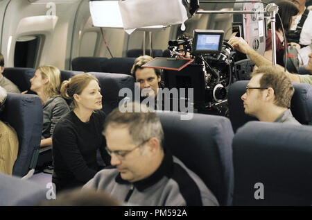 Publicité studio de 'Toujours' Flightplan Jodie Foster, Peter Sarsgaard, réalisateur Robert Schwentke © 2005 Touchstone Pictures Photo par Ron Batzdorff Référence de fichier #  307362071THA pour un usage éditorial uniquement - Tous droits réservés Banque D'Images