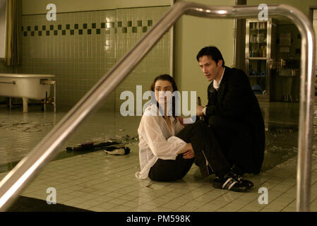 Publicité studio de toujours 'Constantine' Rachel Weisz, Keanu Reeves © 2005 Warner Brothers Photo de David James Référence #  307362209THA pour un usage éditorial uniquement - Tous droits réservés Banque D'Images