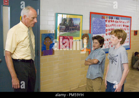 Photo du film / Publicité encore de 'comment manger des vers frits' James Rebhorn, Luke Benward, Adams Hicks © 2006 New Line Cinema Crédit photo : Ven Redin Référence de fichier #  30737147THA pour un usage éditorial uniquement - Tous droits réservés Banque D'Images